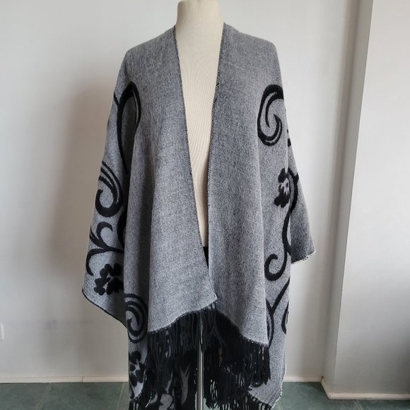 pashmina Accessories - FINAL CLEARANCE -PASHMINA REVERSIBLE GRAY & BLACK SHAWL (One size fits all)